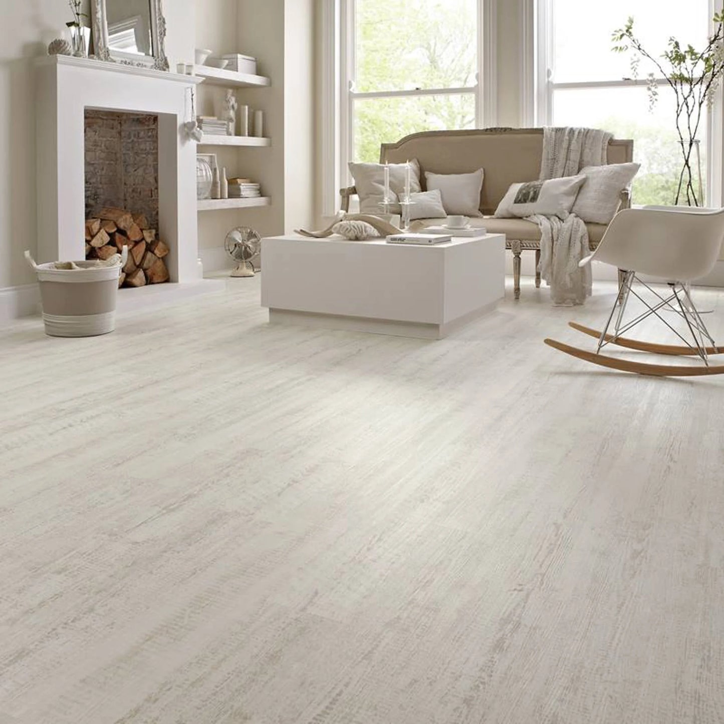 Karndean Knight Tile White Painted Oak KP105