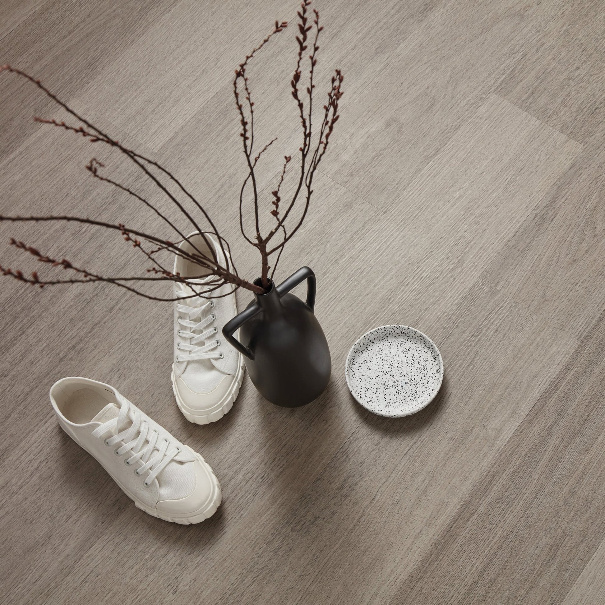 Karndean Knight Tile Grey Studio Oak KP152 - Premier Carpets & Flooring Ltd