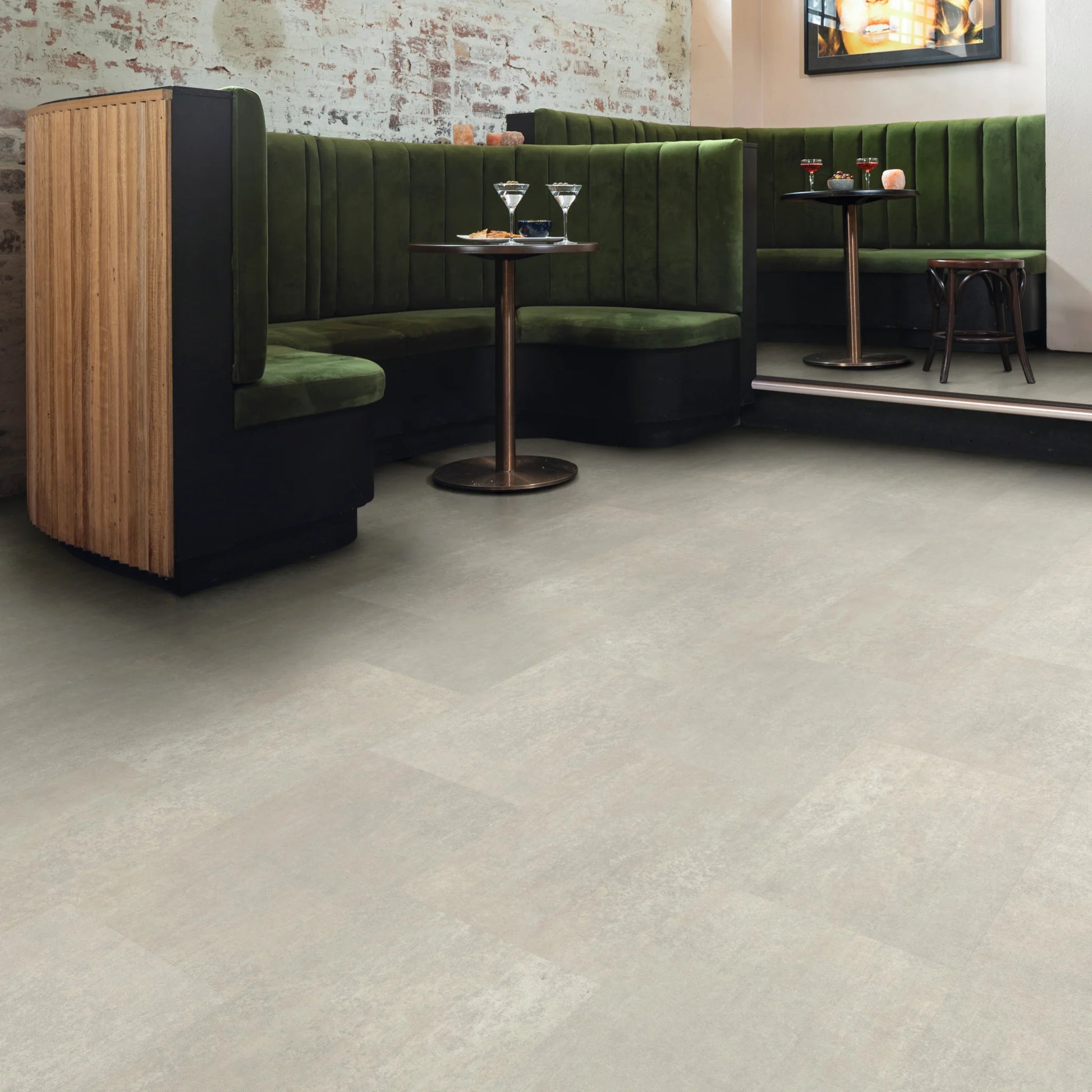 Karndean Knight Tile Rigid Core Dove Grey Concrete SCB-ST21-18 - Premier Carpets & Flooring Ltd
