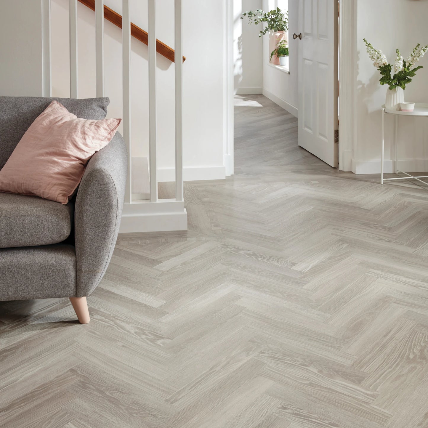 Karndean Knight Tile Grey Limed Oak SM-KP138 - Premier Carpets & Flooring Ltd