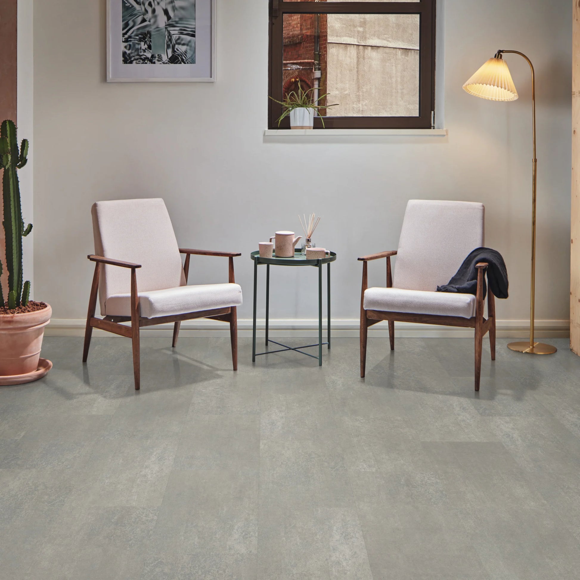 Karndean Knight Tile Rigid Core Smoked Concrete SCB-ST22-18 - Premier Carpets & Flooring Ltd