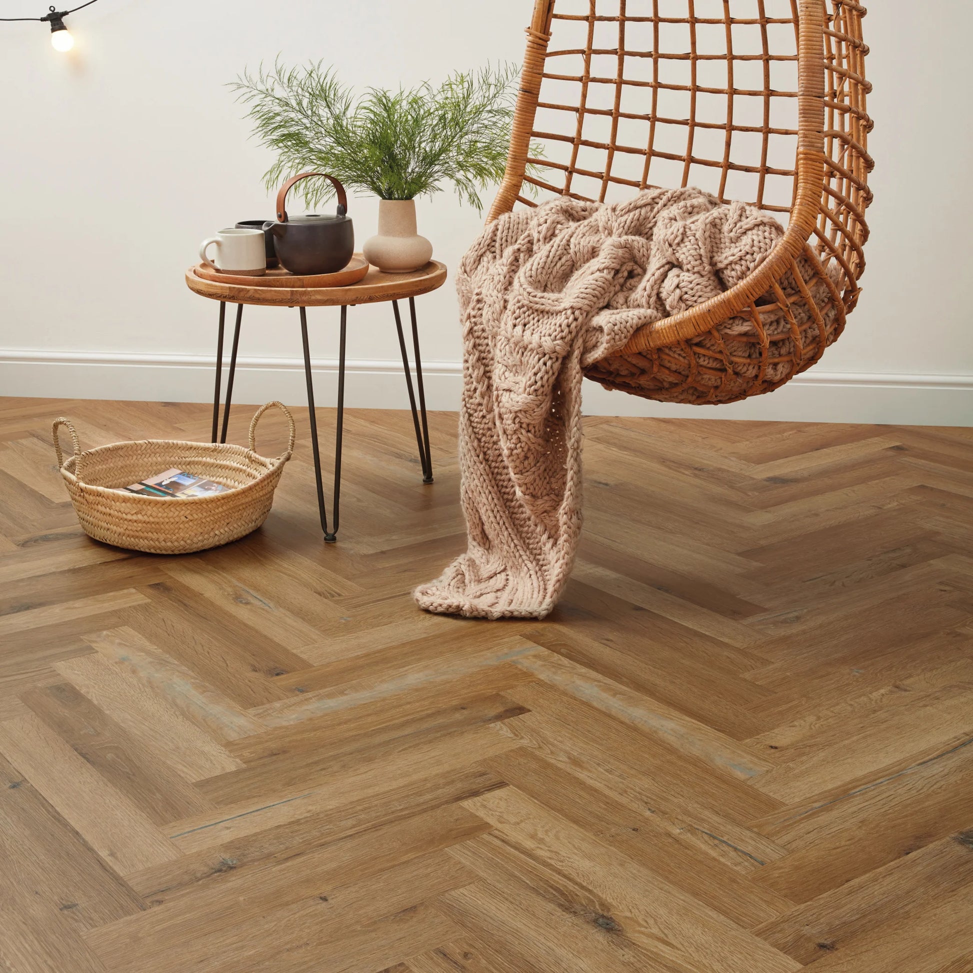 Karndean Knight Tile Traditional Character Oak SM-KP146 - Premier Carpets & Flooring Ltd